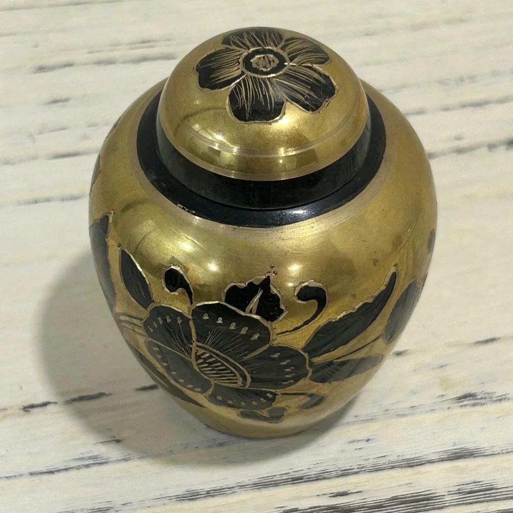 Small brass‎ etched paper weight